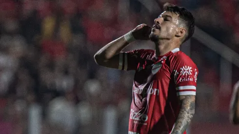 Foto: (Isabela Azine/AGIF) – Arthur Rezende não deve ser o único jogador ex-Vila Nova contratado pelo Ceará para 2023
