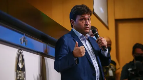 Foto: (Lucas Uebel/Grêmio FBPA) - Alberto Guerra, presidente do Grêmio, descartou a chegada de um reforço