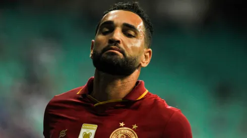 Foto: (Jhony Pinho/AGIF) - Gilberto, ex-Bahia, está interessado em voltar ao futebol brasileiro