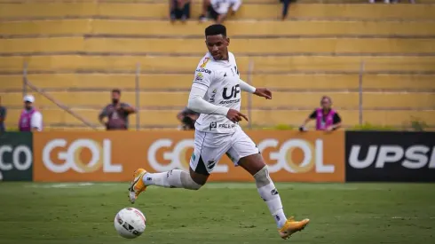 Rennê Carvalho/ABC- Felipinho, lateral-esquerdo