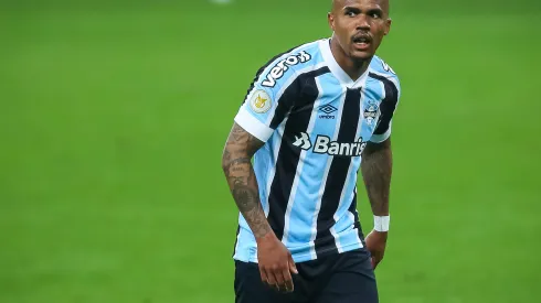 Pedro H. Tesch/AGIF. Douglas Costa revela principal erro em 2021 pelo Grêmio
