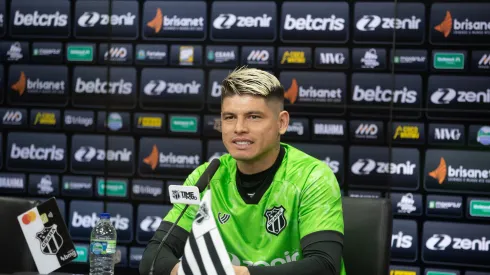 Foto: (Felipe Santos/Ceará SC) - Alfredo Aguilar foi apresentado pelo Ceará nesta quinta (5)