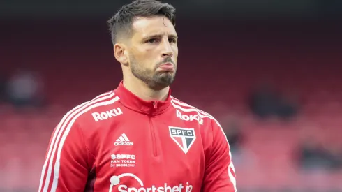 Foto: (Marcello Zambrana/AGIF) – Calleri, do São Paulo, ouviu um sonoro "Vai, Corinthians!"
