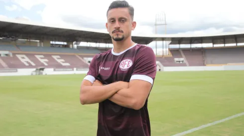 Foto: Jonatan Dutra/Flickr/Ferroviária SAF - Locomotiva anuncia mais uma contratação