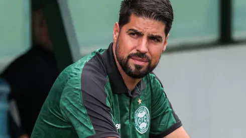 Robson Mafra/AGIF- António Oliveira, técnico do Coritiba
