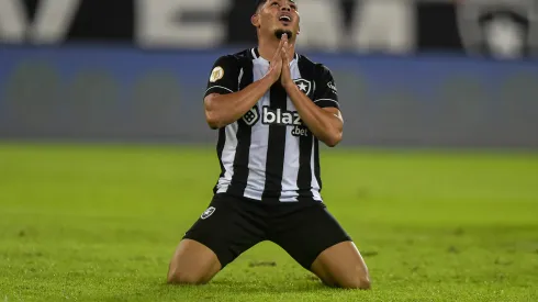 Foto: (Thiago Ribeiro/AGIF) - Erison, do Botafogo, deve acabar em outro clube brasileiro que não seja o São Paulo