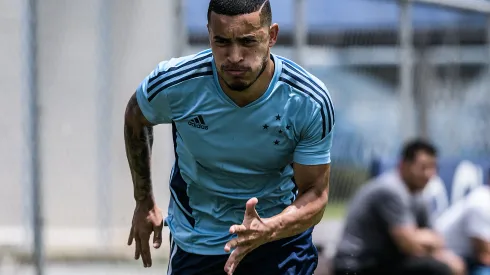 Foto: (Gustavo Aleixo/Cruzeiro) - William espera recuperar seu bom futebol no Cruzeiro