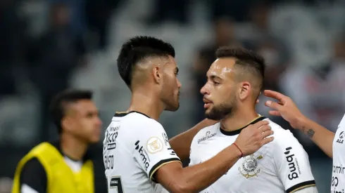 Foto: (Ricardo Moreira/Getty Images) – Fausto Vera e Maycon já se machucaram neste início de temporada no Corinthians
