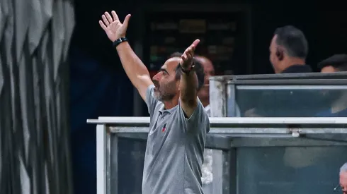 Foto: (Maxi Franzoi/AGIF) - Rogério Zimmermann, técnico do Brasil, respondeu às críticas de Renato após o jogo contra o Grêmio