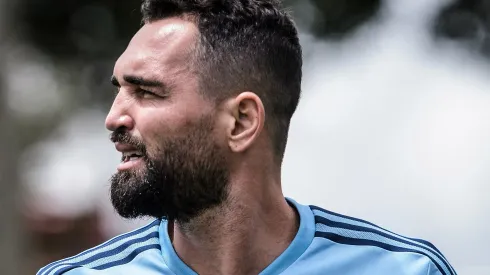 Foto: (Gustavo Aleixo/Cruzeiro) - Gilberto concedeu entrevista coletiva no Cruzeiro nesta quinta (26)