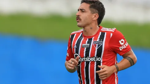Foto: Marcello Zambrana/AGIF - São Paulo se posiciona sobre Gabriel Neves
