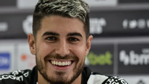 Foto: Thiago Ribeiro/AGIF - Pedro Raul deve ganhar 'sombra' no Vasco