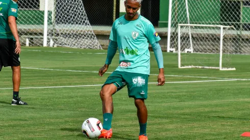 Foto: Marina Almeida / América – Lateral atrai o interesse de equipes europeias
