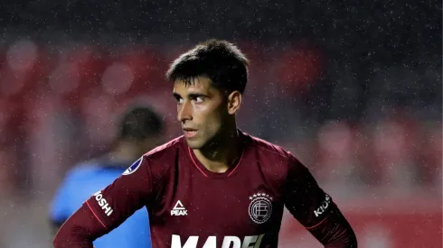 Photo by Andre Penner-Pool/Getty Images – Botafogo tem interesse em Di Plácido, do Lanús
