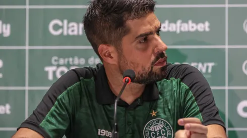 Robson Mafra/AGIF- António Oliveira. técnico do Coritiba
