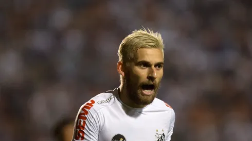 Foto: Daniel Vorley/AGIF - Santos toma decisão sobre futuro de Lucas Lima