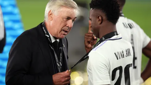 Alex Grimm/Getty Images- Vinícius Jr e Carlo Ancelotti