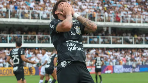 Foto: Fernanda Luz/AGIF – Primeiro gol de Yuri Alberto foi anulado e rendeu polêmicas
