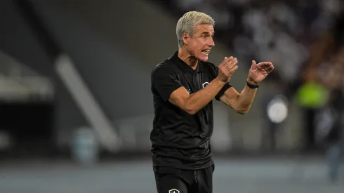 Thiago Ribeiro/AGIF- Luís Castro, técnico do Botafogo
