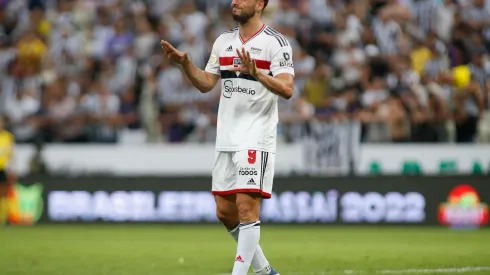 Foto: Rubens Chiri / São Paulo – Calleri corre contra o tempo para disputar o Campeonato Paulista.
