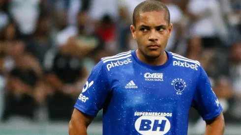 Foto: Fernando Moreno/AGIF – Vitor Roque, ex-atacante do Cruzeiro
