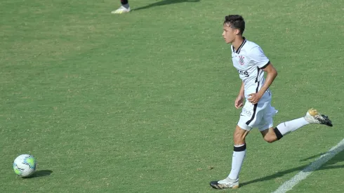 Foto: Jhony Pinho/AGIF – Matheus Araújo é uma das apostas do Timão para a temporada.
