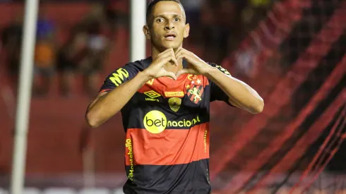 Foto: Rafael Vieira/AGIF - Luciano Juba, atacante do Sport