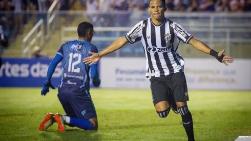 Foto: Lucas Emanuel/AGIF - Erick, atacante do Ceará