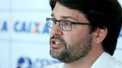 Foto: Felipe Oliveira/Flickr/ EC Bahia - Bellintani recebe novidade no Bahia.