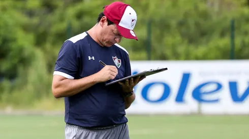 FOTO: LUCAS MERÇON / FLUMINENSE F.C. - Fernando Diniz tem uma opção a menos.