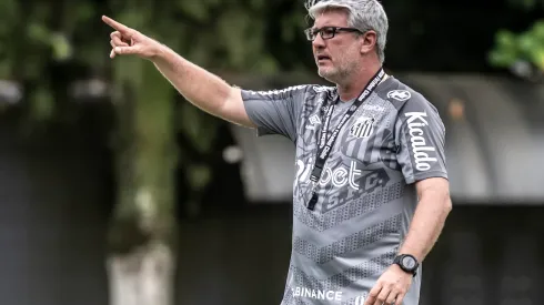 Foto: Ivan Storti/Santos FC - Jogador nega proposta e fica no elenco de ODair Hellmann.