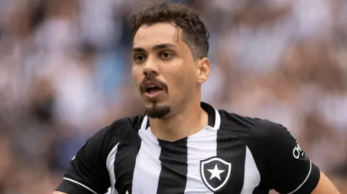 "Jogar ao lado de Eduardo"; Atacante do Botafogo assina com clube da Série C