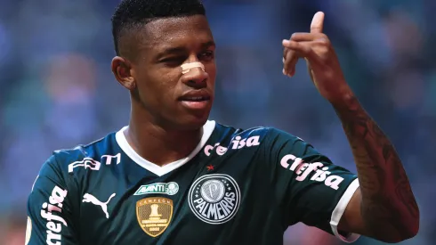 Foto: Ettore Chiereguini/AGIF - Lance de Danilo repercute no Palmeiras