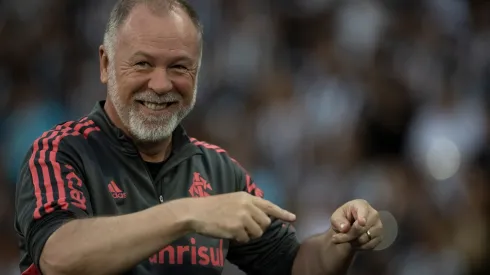 RJ – Rio de Janeiro – 16/10/2022 – BRASILEIRO A 2022, BOTAFOGO X INTERNACIONAL – Mano Menezes tecnico do Internacional durante partida contra o Botafogo no estadio Engenhao pelo campeonato Brasileiro A 2022. Foto: Jorge Rodrigues/AGIF
