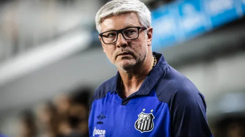 SP - SANTOS - 20/04/2023 - COPA SUL-AMERICANA 2023, SANTOS X AUDAX ITALIANO - Odair Hellmann tecnico do Santos durante partida contra o Audax Italiano no estadio Vila Belmiro pelo campeonato Copa Sul-Americana 2023. Foto: Abner Dourado/AGIF