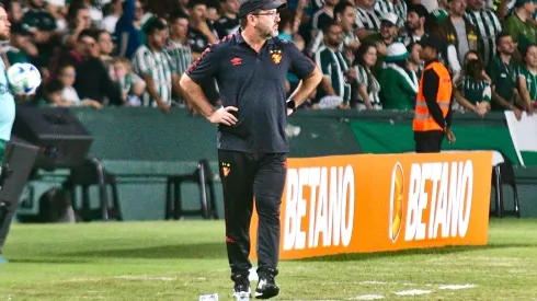 Foto: Gabriel Machado/AGIF - Enderson Moreira lamenta vice na Copa do Nordeste.