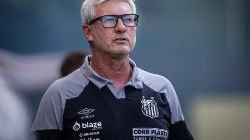 Foto: Raul Baretta/ Santos FC – Odair Hellmann comenta atuação do Santos.
