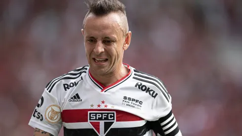 Foto: Jorge Rodrigues/AGIF - Rafinha se pronuncia sobre voltar ao Flamengo