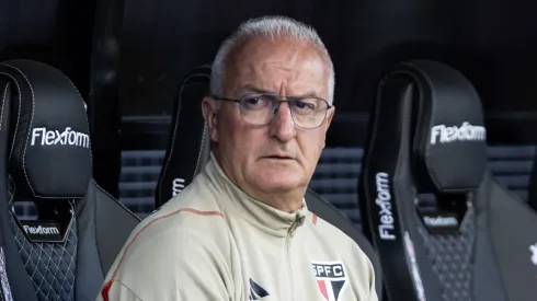 Dorival 'expõe' bastidores de lance polêmico em empate do São Paulo no clássico