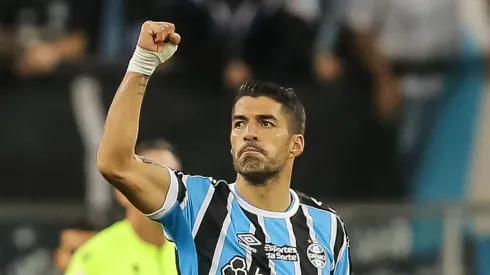 Suárex explica golaço pelo Grêmio com humildade e faz projeção 'ousada' para Grenal