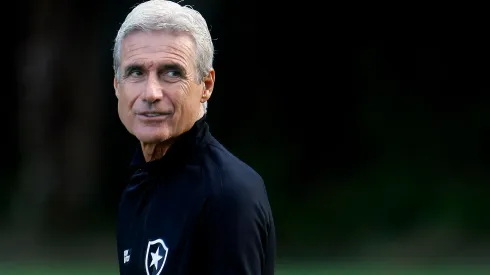 Foto: Vitor Silva/Botafogo - Luís Castro deve ter novidade para o Botafogo.