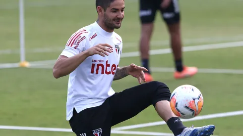 Foto: Rubens Chiri / saopaulofc.net – Pato tem situação atualizada no São Paulo.
