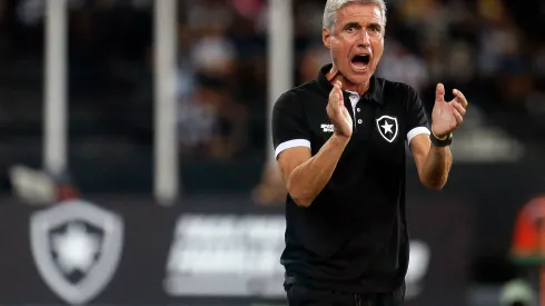 Foto: Vitor Silva/Botafogo - Luís Castro ganha opção para partida importante.