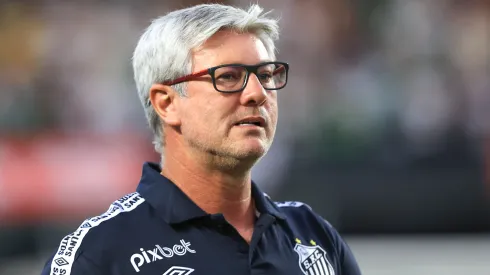 SP - Sao Paulo - 04/02/2023 - PAULISTA 2023, PALMEIRAS X SANTOS - Odair Hellmann tecnico do Santos durante partida contra o Palmeiras no estadio Morumbi pelo campeonato Paulista 2023. Foto: Marcello Zambrana/AGIF