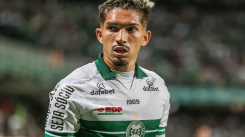 Foto: Robson Mafra/AGIF - Andrey ainda busca definir sua situação