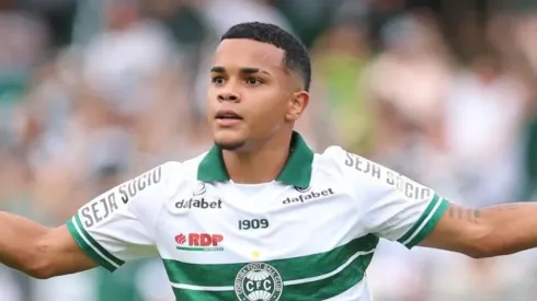 Situação de Kaio César é atualizada após susto no Coritiba