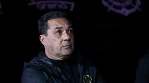 Foto: Marcello Zambrana/AGIF – Luxemburgo liga alerta no Corinthians.
