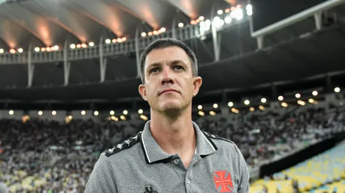 RJ – Rio de Janeiro – 16/02/2023 – CARIOCA 2023, VASCO X BOTAFOGO – Mauricio Barbieri tecnico do Vasco durante partida contra o Botafogo no estadio Maracana pelo campeonato Carioca 2023. Foto: Thiago Ribeiro/AGIF
