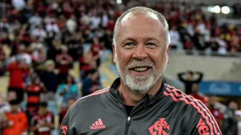 RJ – Rio de Janeiro – 05/10/2022 – BRASILEIRO A 2022, FLAMENGO X INTERNACIONAL – Mano Menezes tecnico do Internacional durante partida contra o Flamengo no estadio Maracana pelo campeonato Brasileiro A 2022. Foto: Thiago Ribeiro/AGIF
