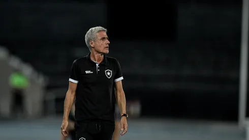 Thiago Ribeiro/AGIF- Luís Castro, técnico do Botafogo
